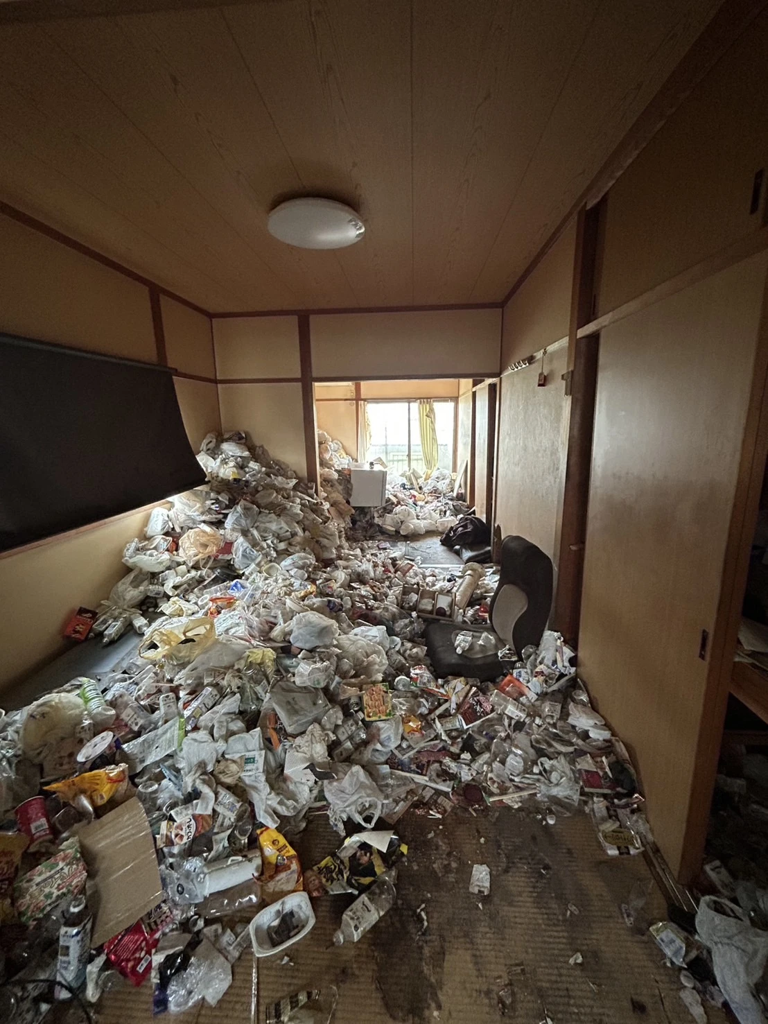 ごみ屋敷の整理は私たちにお任せ！